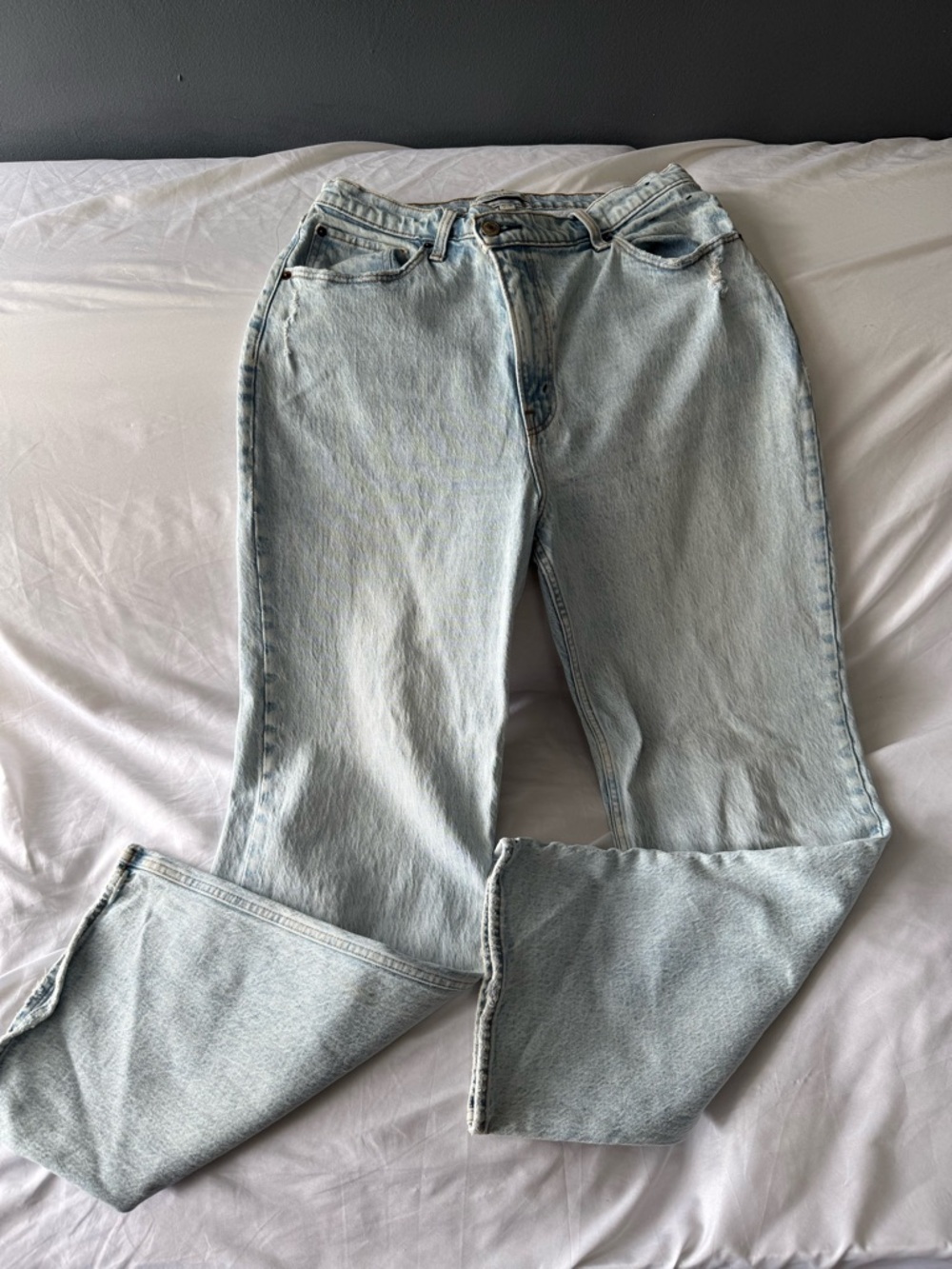Abercrombie & Fitch Blue The 90s Straight” RelaxedHigh Rise Jeans Women’s 30/10R